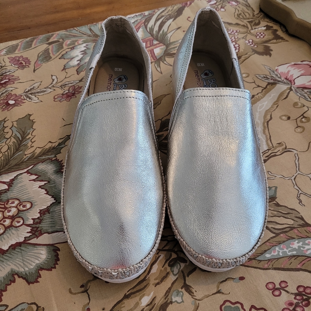 BOB'S from Sketches silver metallic shoes nwot